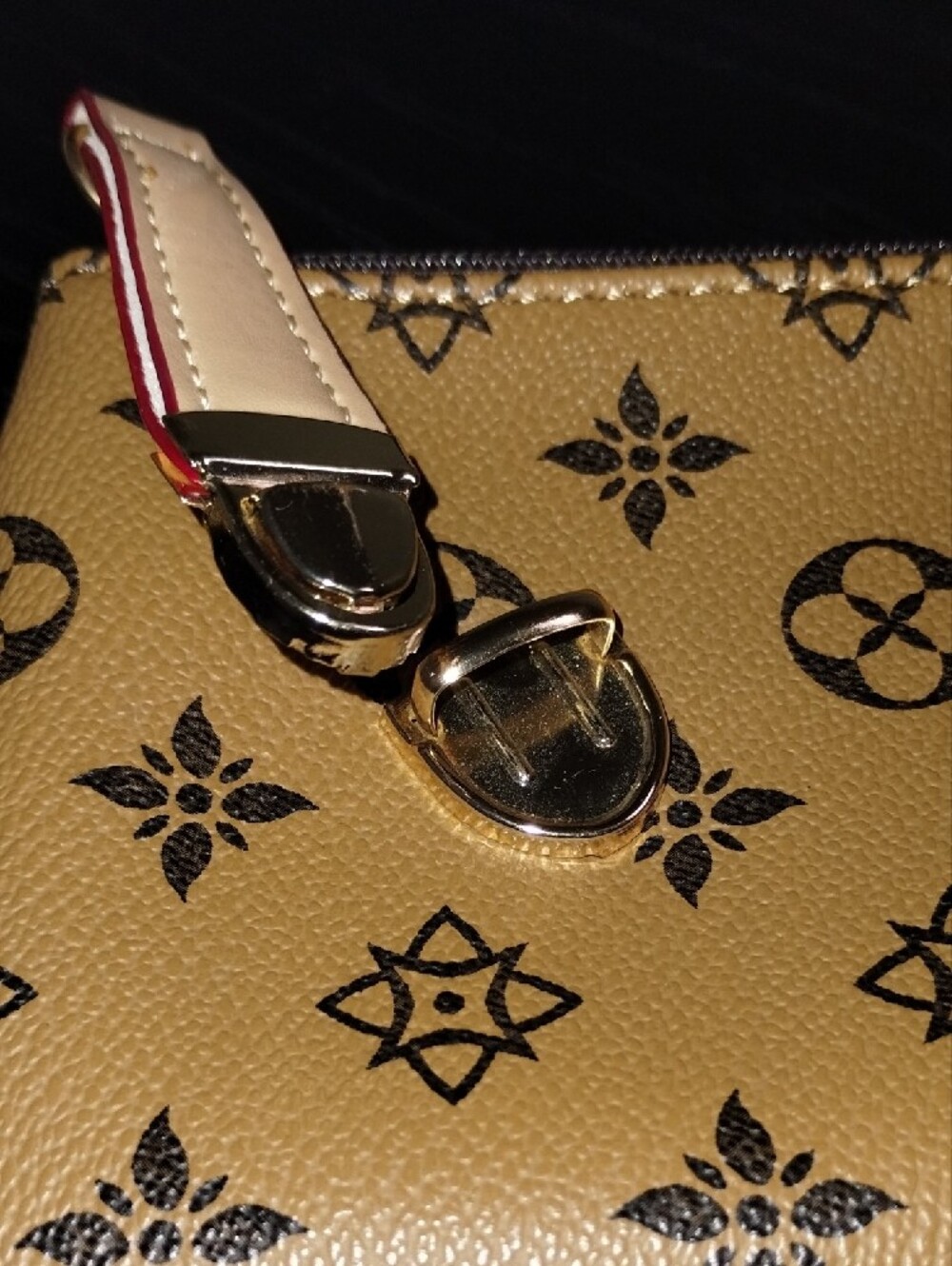 Logo-Print Shoulder/Backpack with Pouch - Picture 14 of 16